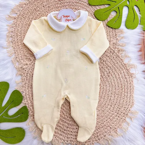 Macacão Tricotil (Tricot 100% Algodão) com Gola e Bordado - Amarelo Florzinhas Delicadas