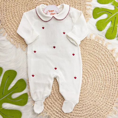  Macacão Tricotil (Tricot 100% Algodão) com Gola e Bordado - Off White Morangos
