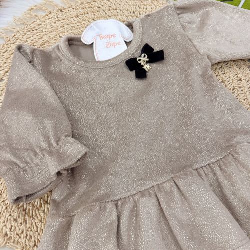 Vestido Manga Longa em Plush Foil com Lacinho e Brilhos - Marrom