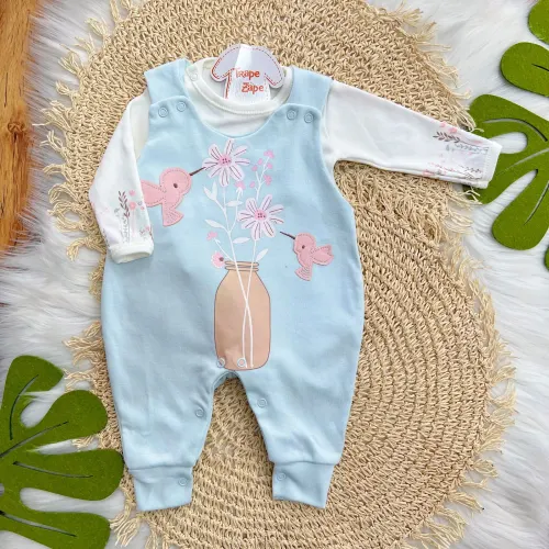 Conj. Body Manga Longa e Jardineira Suedine Passarinhos - Azul Piscina Claro e Off White