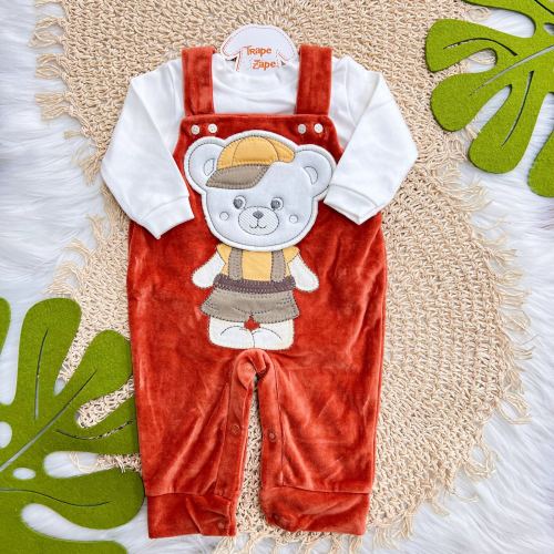 Conj. Body Manga Longa e Jardineira em Plush Ursinho - Ferrugem