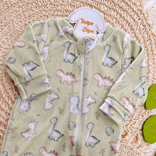 Macacão Dinos em Plush com Abertura em Zíper - Verde