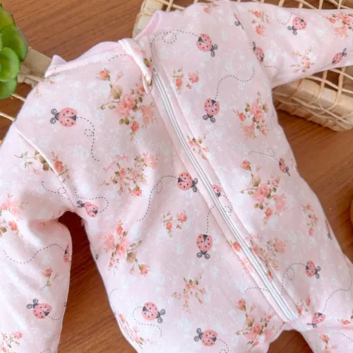 Macacão de Malha com Abertura em Zíper e Pézinho Bordado Joaninhas - Rose