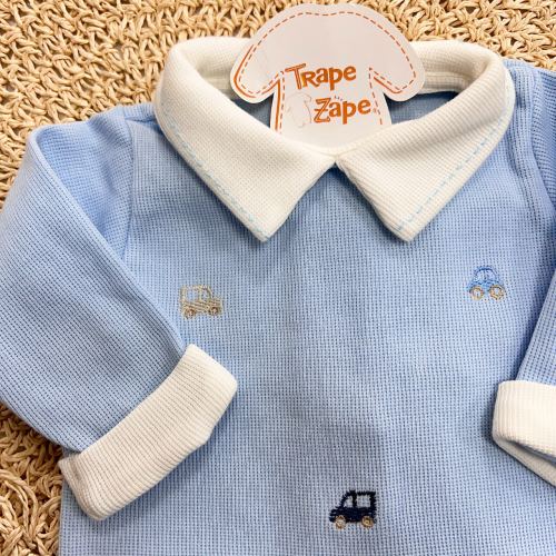 Macacão Tricotil (Tricot 100% Algodão) com Gola e Bordado - Azul Bebê Carrinhos
