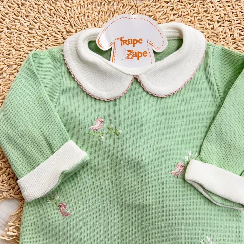 Macacão Tricotil (Tricot 100% Algodão) com Gola e Bordado - Verde Claro Passarinhos Rosas
