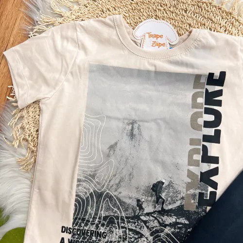 Conj. Camiseta Explorer e Bermuda - Creme e Preto