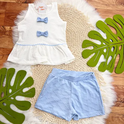  Conj. Blusa Anarruga Dois Laços e Short - Off White e Azul Bebê