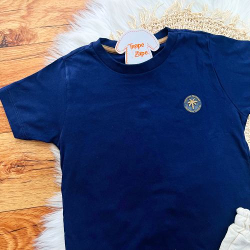 Conj. Camiseta Tropical Paradise e Bermuda em Linho - Marinho e Areia