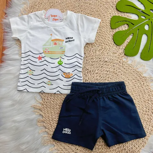 Conj. Camiseta Hello Ocean e Bermuda - Off White e Chumbo