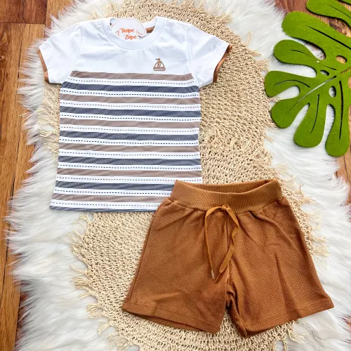 Conj. Camiseta Listras Barquinho e Bermuda - Branco e Ferrugem