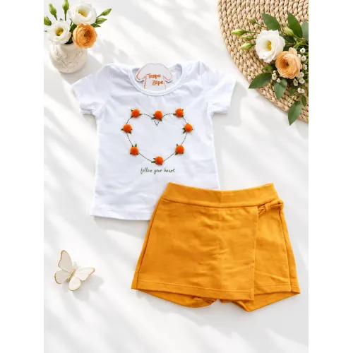 Conj. Blusa Laranjinhas Follow Your Heart e Short Saia - Branco e Laranja