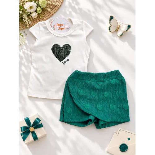 Conj. Blusa Coração Love Paetê e Short Anarruga - Off White e Verde