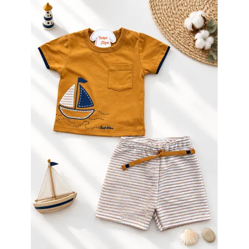 Conj. Camiseta Sail Vibes e Bermuda Listrada - Ferrugem