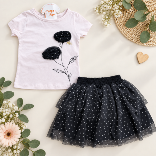 Conj Blusa Rosa e Preta e Saia de tule preto poá 