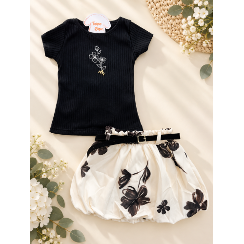  Conj. Blusa Canelada e Short Saia Balonê Floral com Cinto - Preto